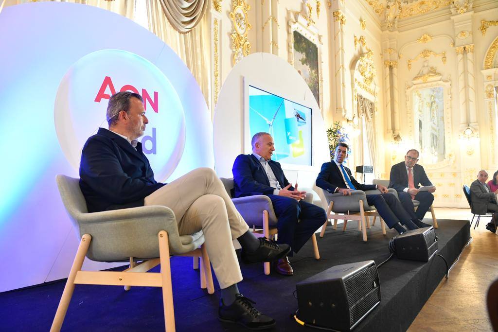 La comunidad de directivos canarios abordan los restos del futuro