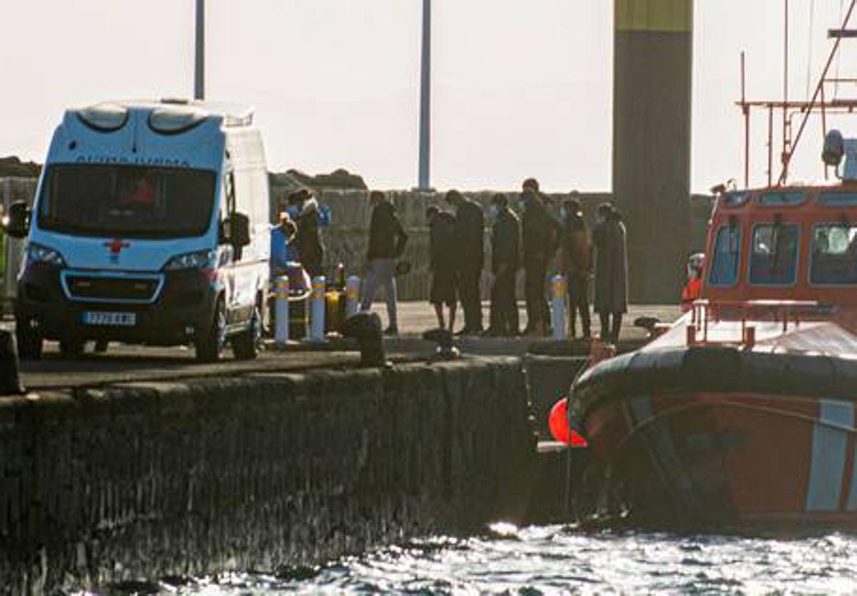 Imagen de achivo de rescate de migrantes en la costa canaria.
