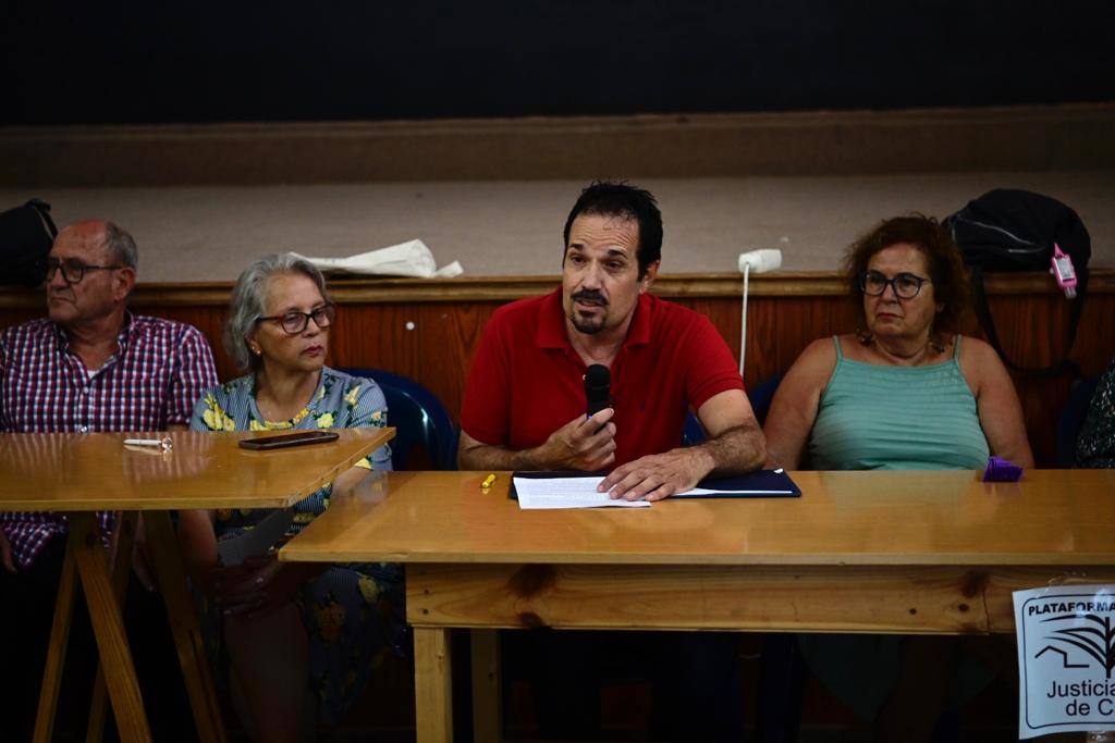 La plataforma Justicia Social Carrizal se reúne con el nuevo alcalde del municipio