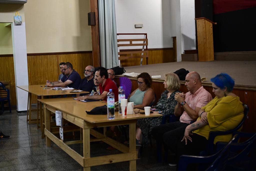 La plataforma Justicia Social Carrizal se reúne con el nuevo alcalde del municipio