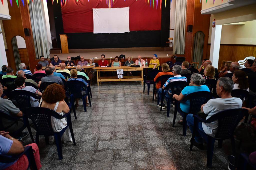 La plataforma Justicia Social Carrizal se reúne con el nuevo alcalde del municipio
