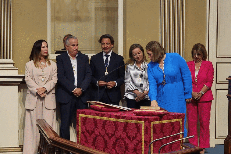 El Parlamento de Canarias se estrena en su undécima legislatura