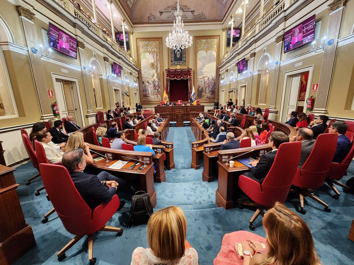 El inicio de la XI legislatura del Parlamento de Canarias, en imágenes
