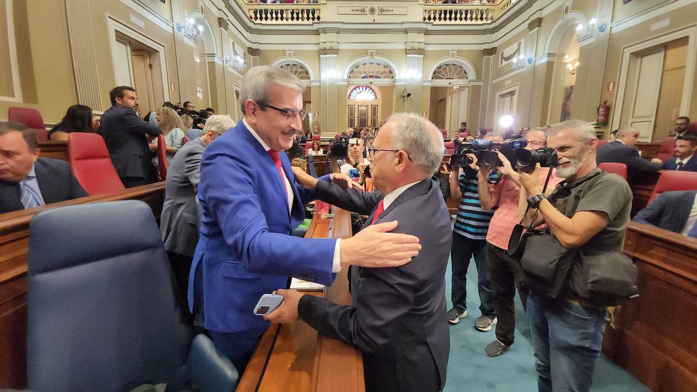 El inicio de la XI legislatura del Parlamento de Canarias, en imágenes