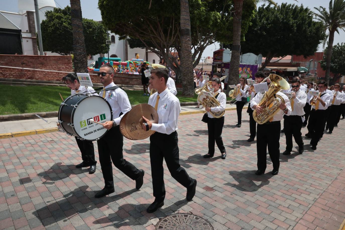 Dos santos y una misma fiesta en Ingenio