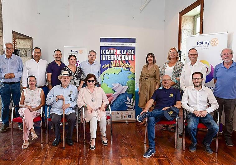 Los rotarios reúnen en Maspalomas a 30 jóvenes de diez países por la paz