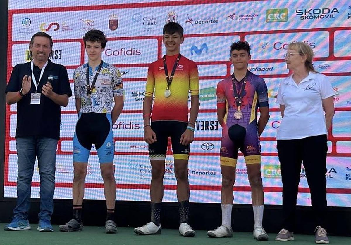 En el centro del podio el grancanario Pablo Rodríguez Romo, como campeón de España.