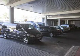 Vehículos de alquiler con conductor en el Aeropuerto de Gran Canaria.