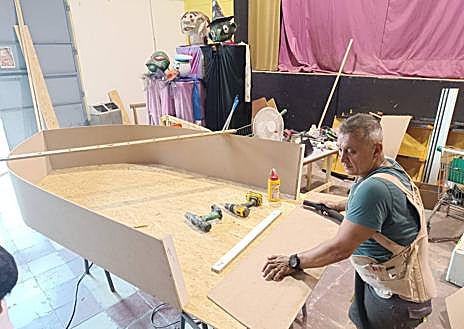 Imagen secundaria 1 - Proceso de construcción de las barquillas.