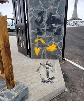Imagen secundaria 2 - Vandalismo en la renovada Montaña de Arucas