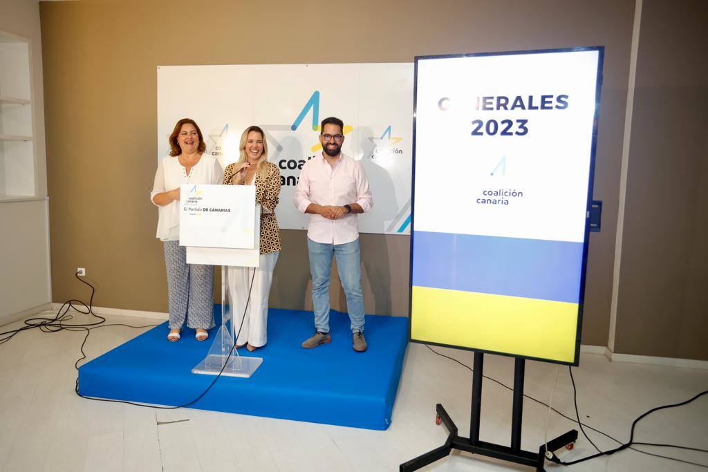 Coalición Canaria (CC) afronta esta campaña electoral en un clima político muy polarizado, por lo que proponen dirigirse a los ciudadanos canarios «puerta a puerta» para pedirles que «no se distraigan».