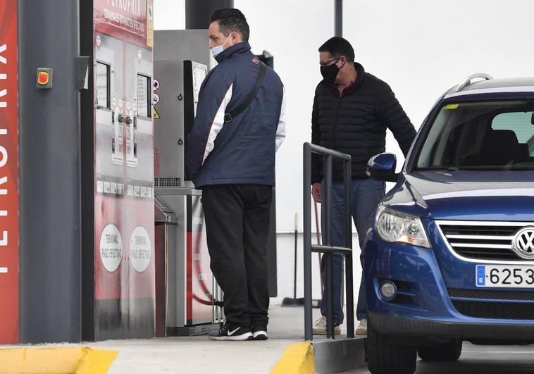 Las gasolineras automáticas advierten a la CNMC de la falta de competencia y las trabas en Canarias