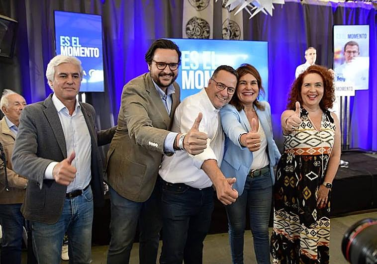 El PP volvió a elegir la terraza Tao para la presentación mientras que el PSOE optó por el parque de Santa Catalina.