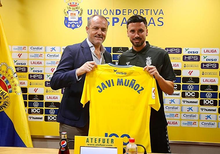 Javi Muñoz, presentado como nuevo jugador de la UD Las Palmas.