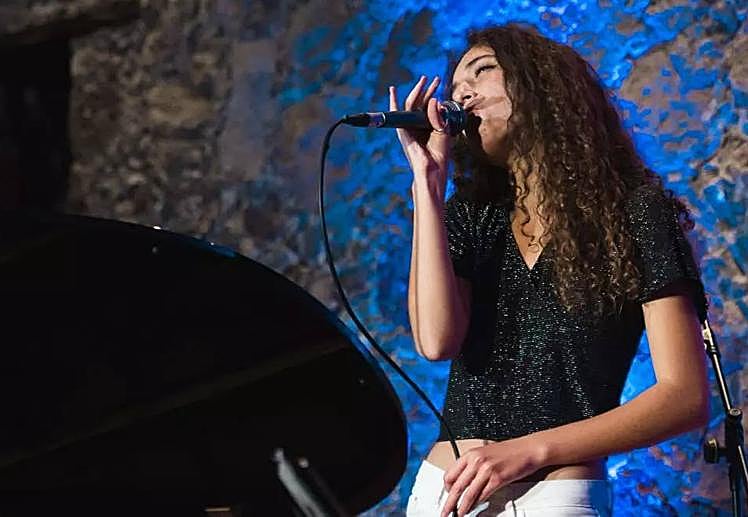 Gabriela Suárez cantará en formato trío.