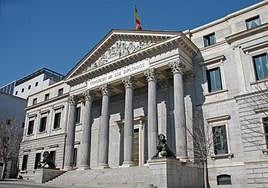 Fachada del Congreso de los diputados, cuyos miembros saldrán de las urnas el 23J.