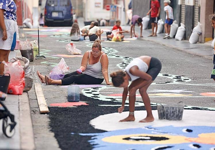 Niños y mayores, todos participan.