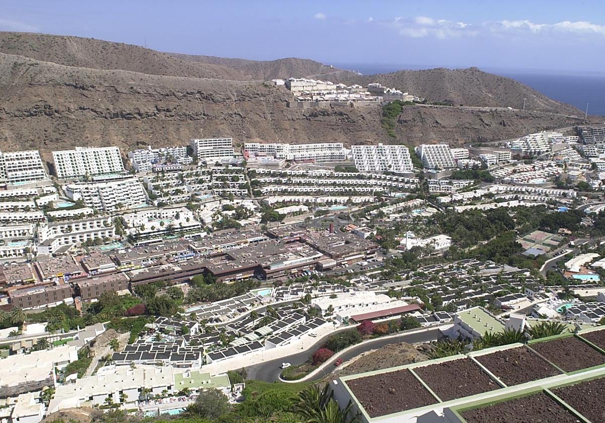 Imagen de complejos en el sur de la isla de Gran Canaria. El sector atrae el interés de los inversores.