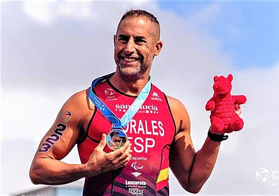 Lionel Morales, con su bronce.