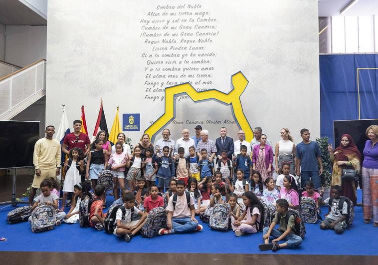 El Cabildo de Gran Canaria agasaja a los niños saharauis de 'Vacaciones en Paz'