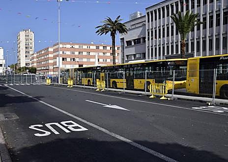 Imagen secundaria 1 - Trabajos de instalación de la estructura.