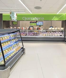 Imagen secundaria 2 - HiperDino invierte 1,8 millones de euros en la apertura de una nueva tienda en El Batán