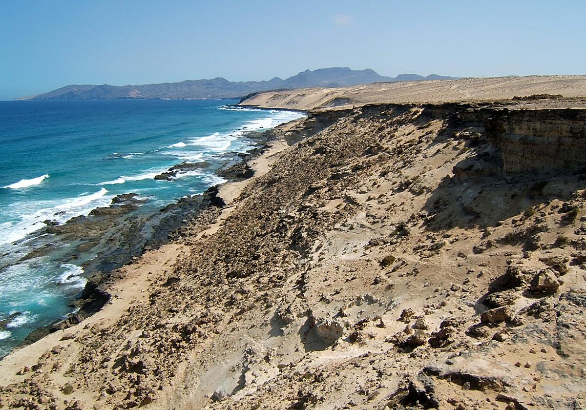 Agua Liques, en la costa de barlovento de Pájara.