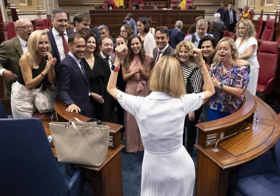 Los nuevos diputados y senadores autonómicos hacen correr las listas