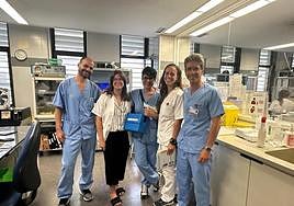 Equipo de los servicios de Hospitalización a Domicilio y de Hematología y Hemoterapia.