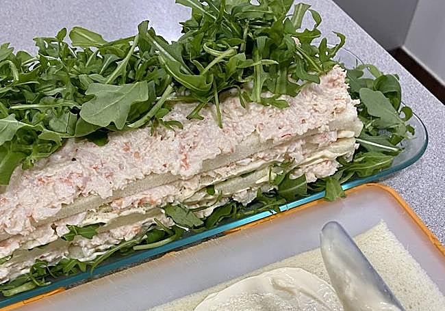 Volvemos a añadir rúcula y zanahoria