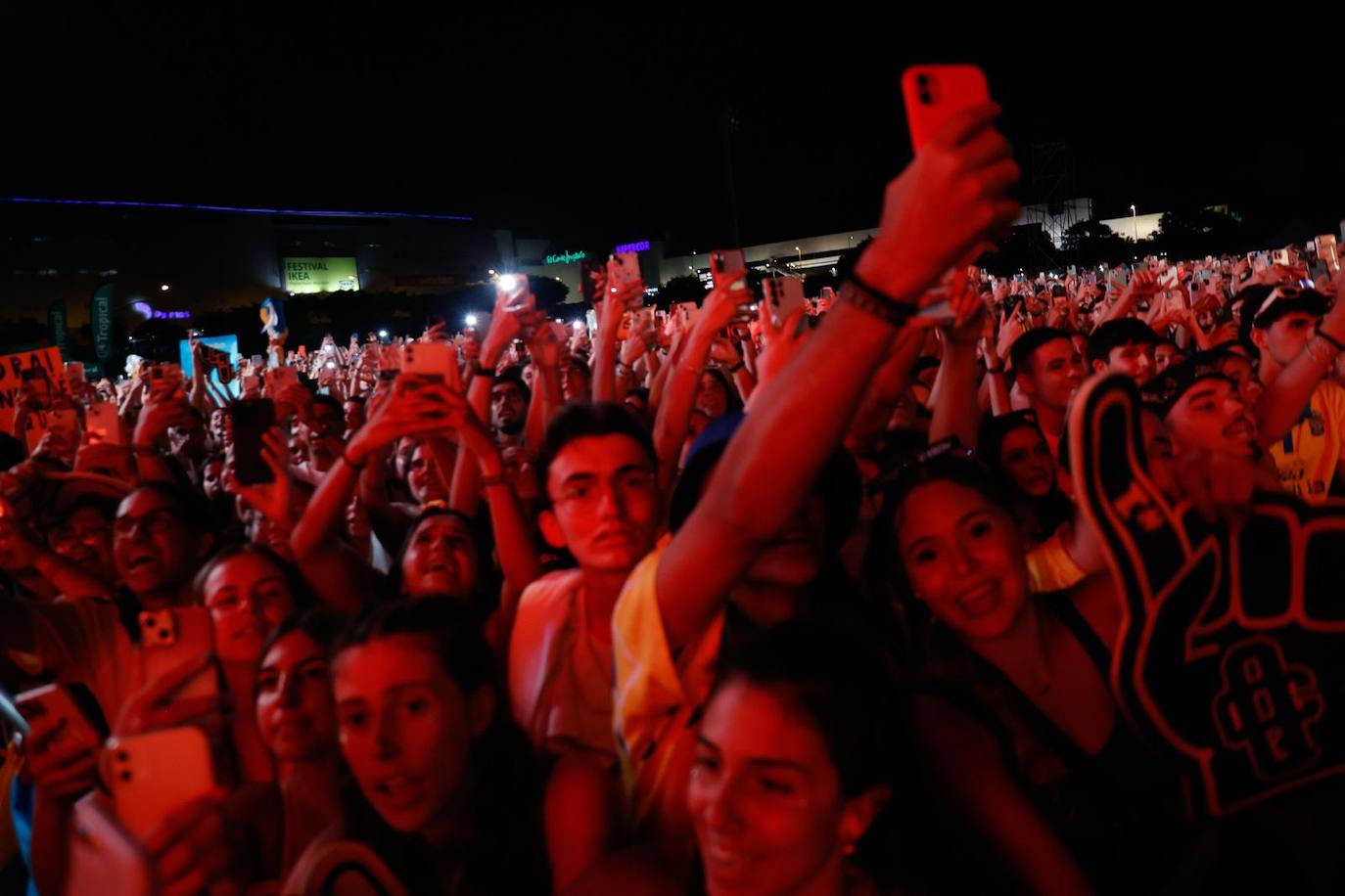 Quevedo pone la música y el público, la pasión