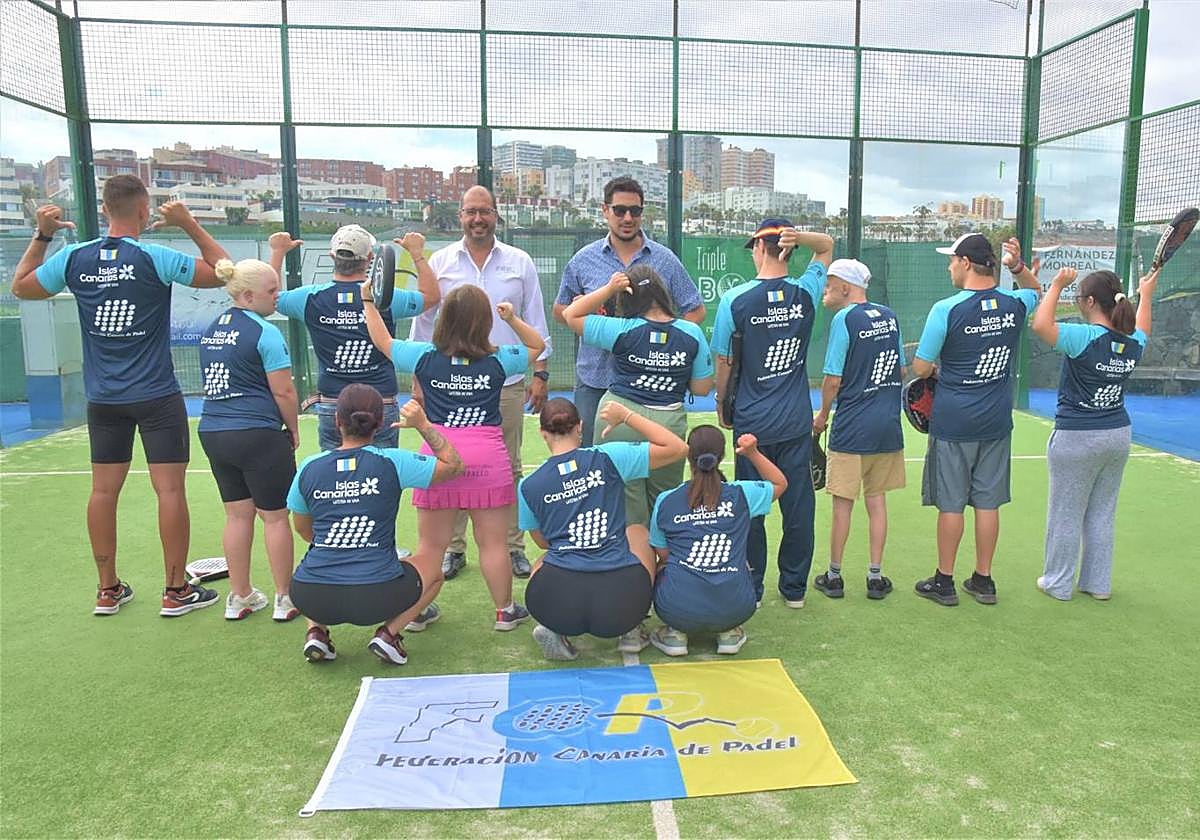 El grupo de alumnos, poco antes de la clásica práctica.