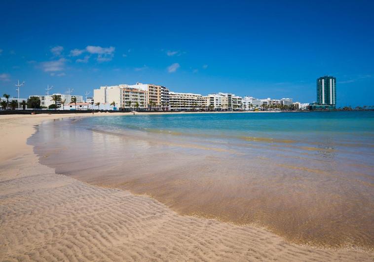 Rescatado un bañista en estado crítico en Lanzarote