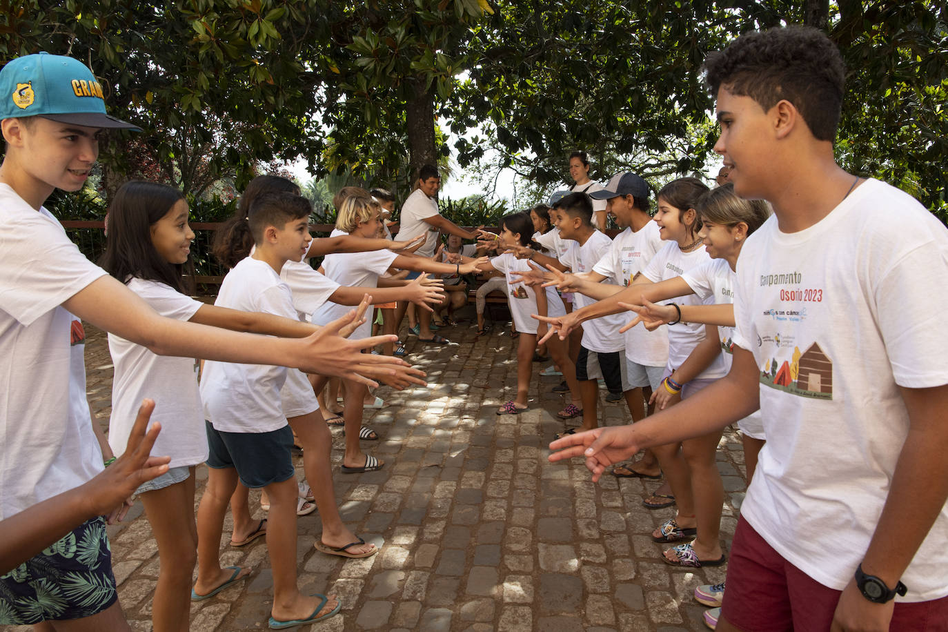 Imagen principal - Monitores y niños inician el día en Osorio.