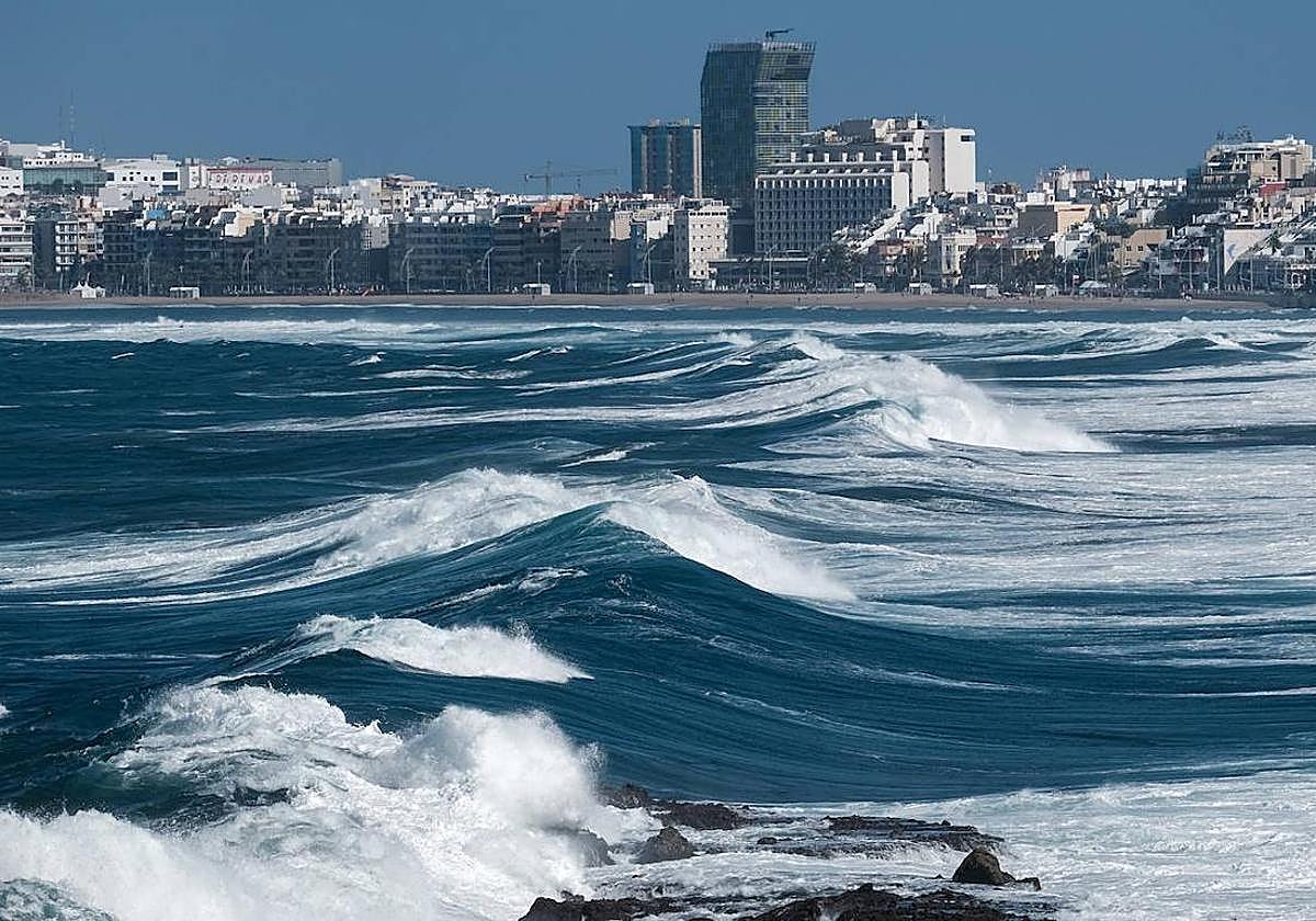Oleaje en Las Canteras.