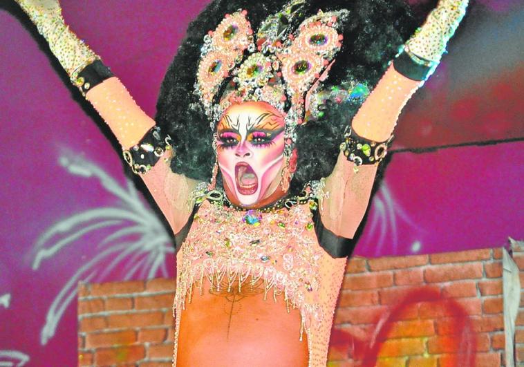 La gala drag y el retorno de la romería llenan el fin de semana en San Lorenzo