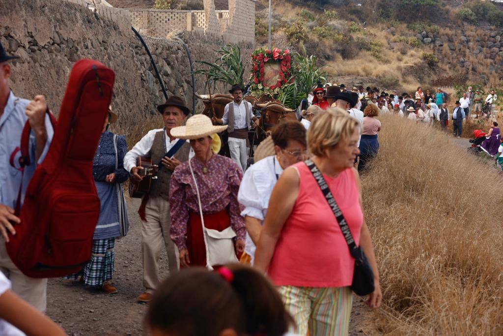 Ofrenda, bailes y carretas en la tradicional romería de San Lorenzo