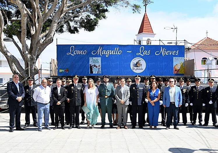Autoridades en la celebración del Día de Las Nieves.