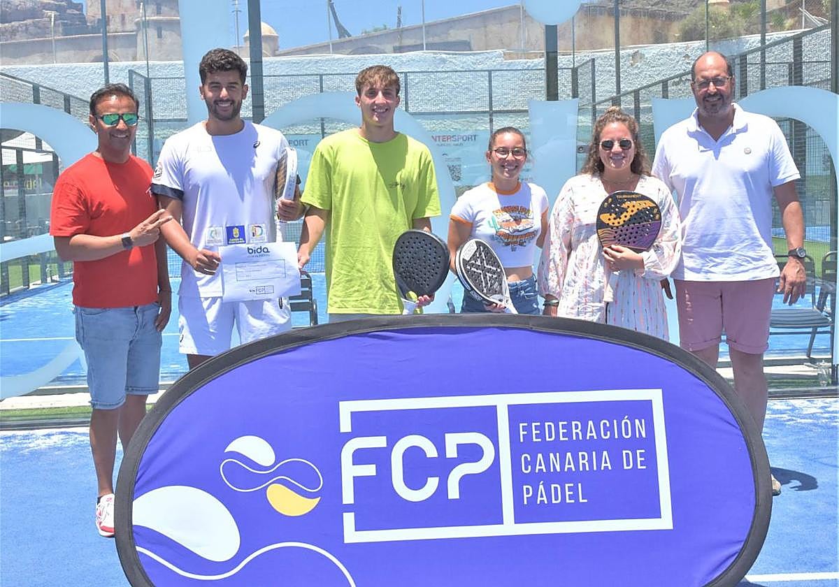 Imagen de las parejas ganadoras en primera categoría.