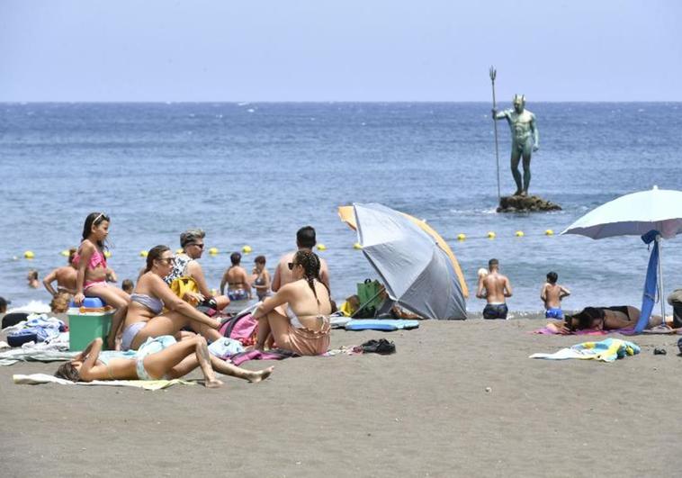 Calor, marejada y vientos fuertes este miércoles en Canarias