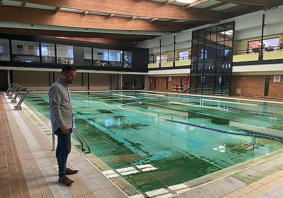 El alcalde, en su visita a las instalaciones del Paco Artiles.