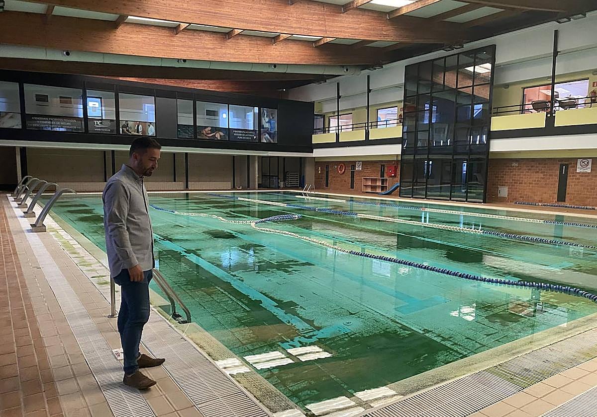 El alcalde, en su visita a las instalaciones del Paco Artiles.