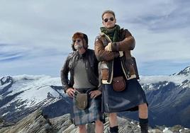 Sam Heughan y Graham McTavish recorren Nueva Zelanda en 'Men in Kilts'.