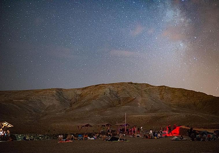 Museos de Fuerteventura y AstroCiencia Nómada se apoyaron en las nuevas tecnologías para el avistamiento de las estrellas fugaces.