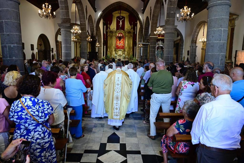 La Virgen de Guía sale en procesión por las calles del pueblo