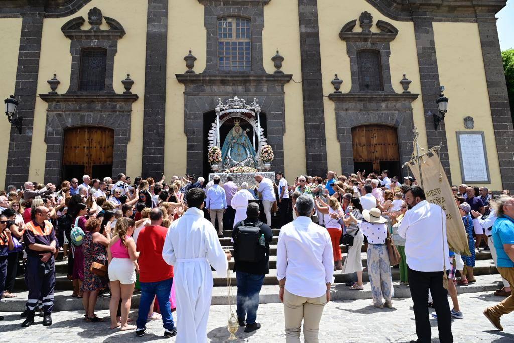 La Virgen de Guía sale en procesión por las calles del pueblo