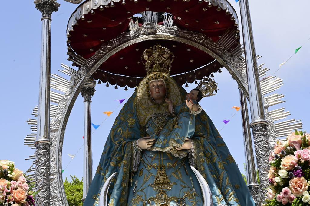 La Virgen de Guía sale en procesión por las calles del pueblo
