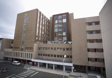 Pacientes y personal soportan altas temperaturas en el Materno Infantil