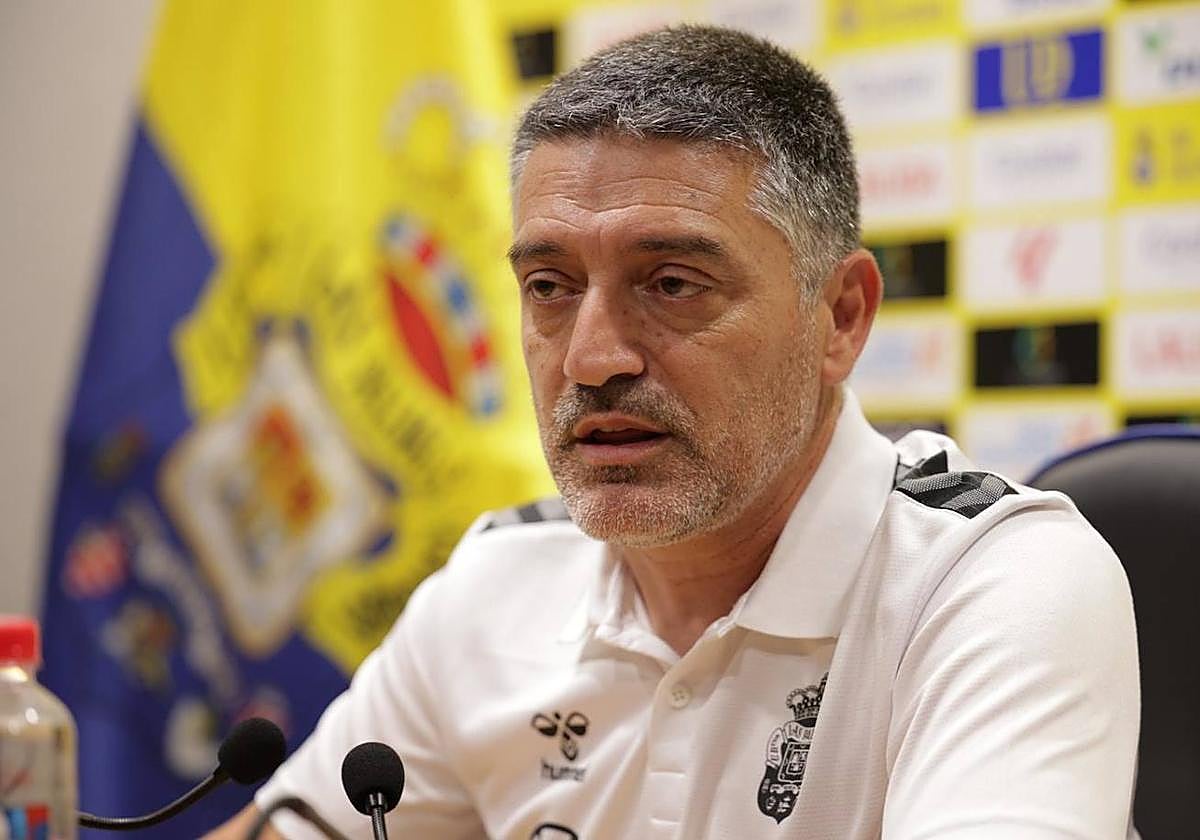 Pimienta: «El Valencia es un equipo joven, pero viene con la moral por las nubes»