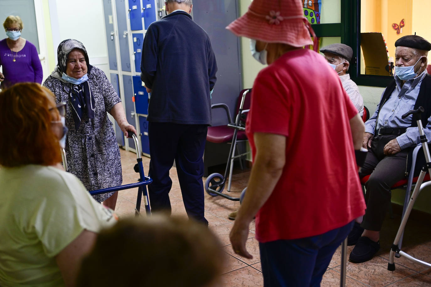 Valleseco forma a jóvenes para la atención de mayores